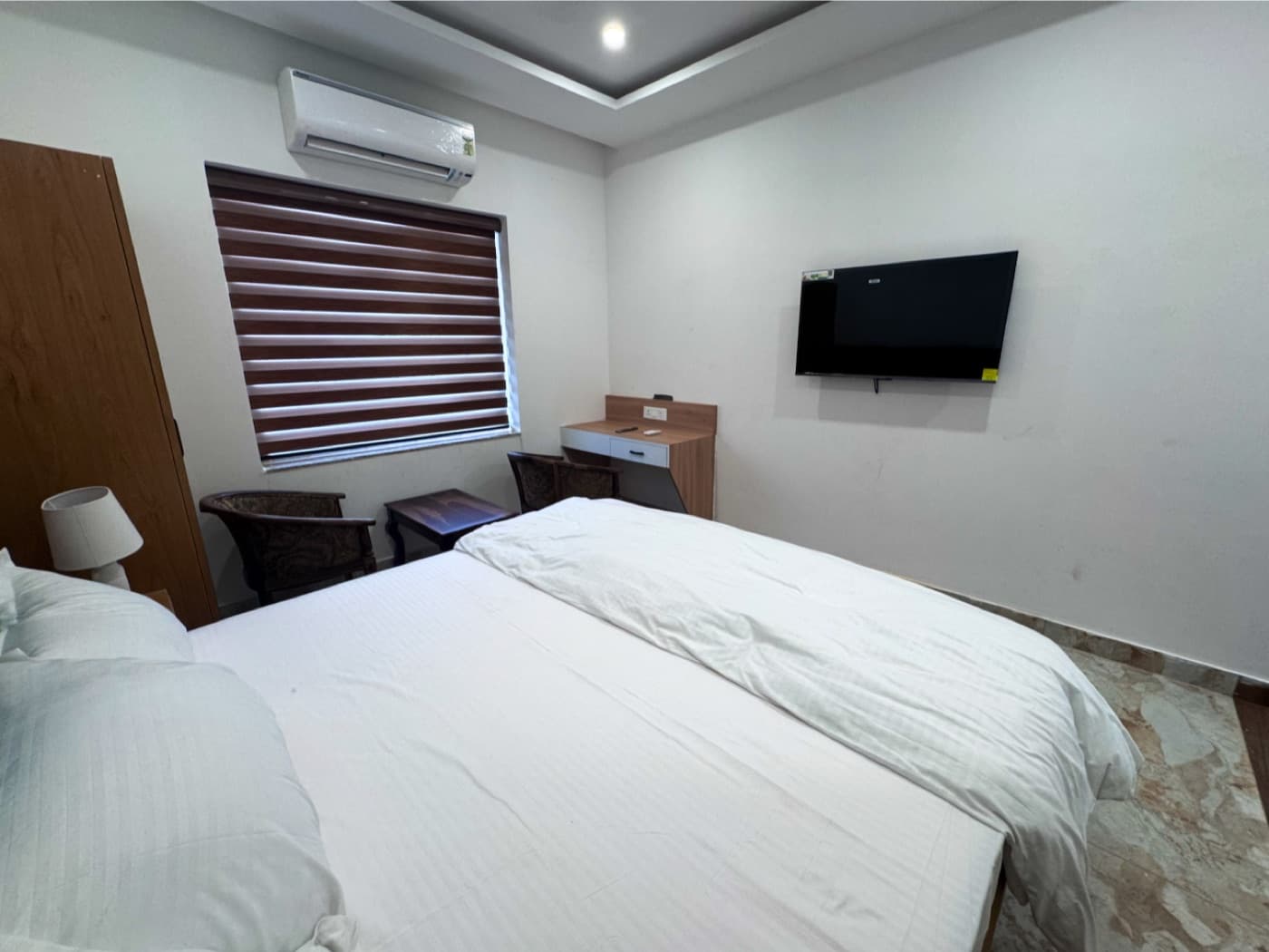 Deluxe Room with work desk